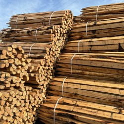 Sawn stakes made of chestnut